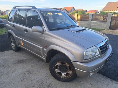 Vând Suzuki grand vitara 2.0D 4 4