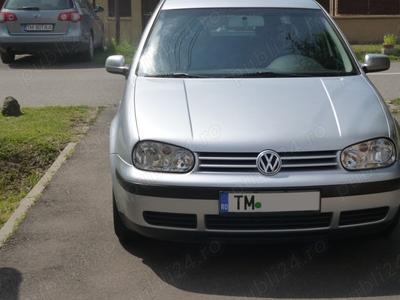 Vând Volkswagen Golf 4