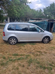 vw touran 2.0 tdi cp 170 an fabricație 2006 cutie automată scaune încălzite geamuri electrice 4