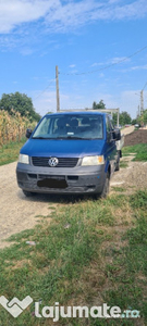 Autoutilitara Volkswagen transporter T5 cu 6 locuri si 4 usi