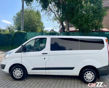 Ford Transit Custom 8 + 1 Locuri Motor 2.0. Tdci 105 C.P. An 2017