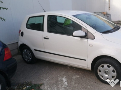 Volkswagen Fox alb, an 2008 pret NEGOCIABIL