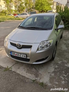 toyota auris 2010