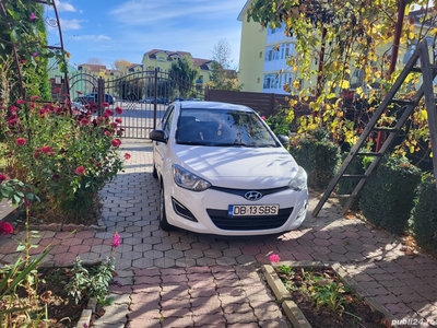 Hyundai I20, 1.2 benzina, anul 2015