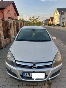 Opel Astra benzină