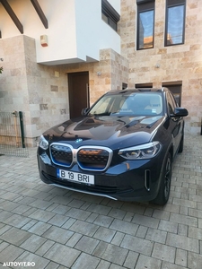 BMW iX3 Standard