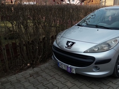 Peugeot 207, motor 1,4 benzina.