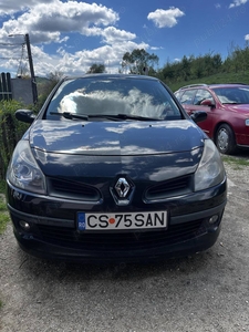 Vând renault clio iii