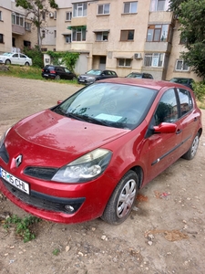 Vând Renault Clio roșu 2007