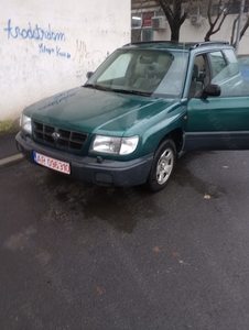 Subaru Forester an 1998 , cutie automata , înmatriculat preț 2200 euro negociabil .