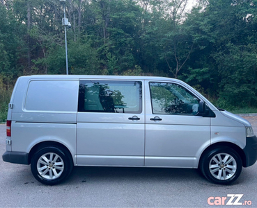 VW Transporter, 2.5 TDI, 131 CP, 6 locuri, din 2008, recent adusă