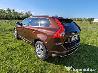 Volvo XC 60 2.4 D5 Summum Edition intr-o stare excelenta