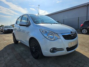 Opel Agila an 2011, alb perlat cu interior deosebit, 1.2i benzină, 69 kw - 94 cai putere, Climă etc;