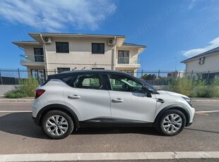 Renault captur intens e-tech plug in 160.