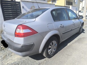 Vand Renault Megane 2, benzina, 2004