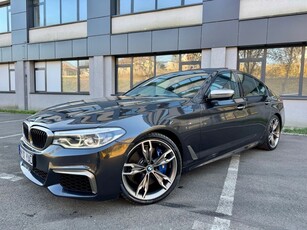 BMW M5 M550i xDrive AT