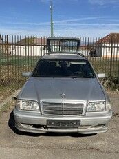 Dezmembrez Mercedes w202 2.2 diesel