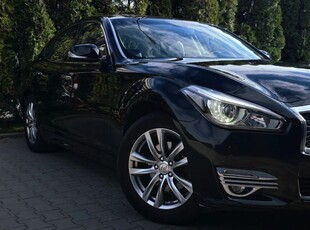 Infiniti Q70