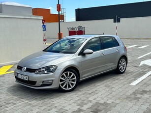 Volkswagen Golf 1.6 TDI DPF DSG BlueMotion Technology Highline