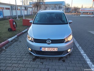 VW Touran 1.6 Diesel Highline 7 locuri Model 2011