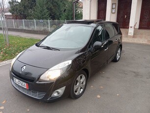 Renault Grand Scenic,7 LOCURI,AUTOMAT,PANORAMIC,2011,keyless,euro 5,2.0,150 cai,Navi,inc scaune