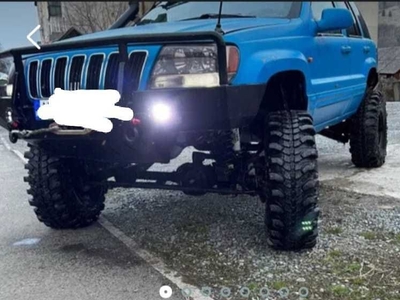 Vând jeep grandcherokee wj 2,7 în stare foarte bună de funcționare Campeni