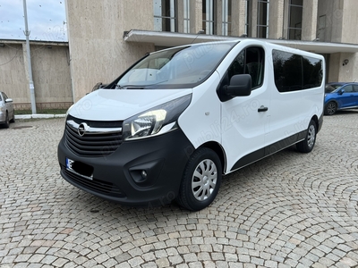 Opel vivaro (Renault trafic) an 2019 8+1 locuri impecabil !