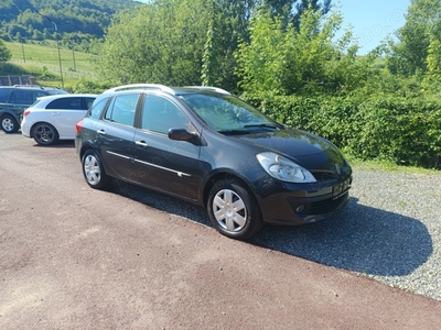 Renault Clio din 2009.