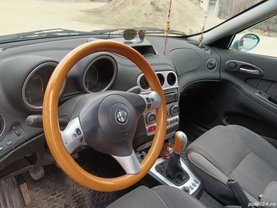 Vând Alfa Romeo 156