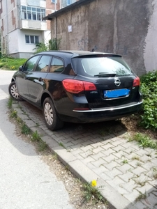 Vând Opel Astra J - 2015