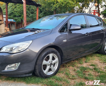 Opel Astra J 1.6 benzină 2011