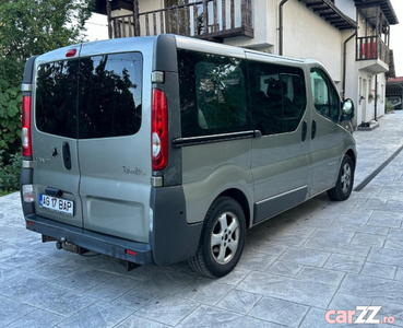 Renault Trafic 8+1