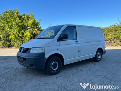 Volkswagen T5 transporter