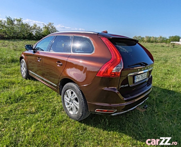 Volvo XC 60 2.4 D5 Summum Edition intr-o stare excelenta