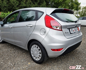 Ford Fiesta mk6 Facelift / Carte service la zi