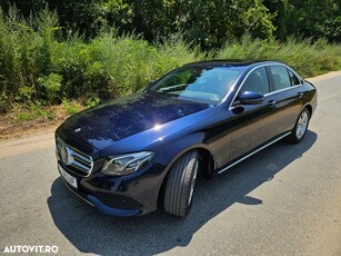 Mercedes-Benz E 250 9G-TRONIC