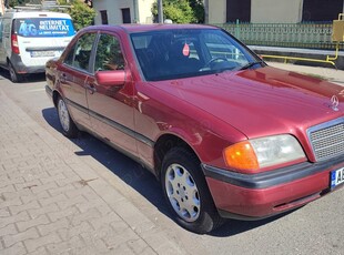 Mercedes C180, berlina, an 1995