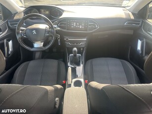 Peugeot 308 1.2 L PureTech Turbo Active