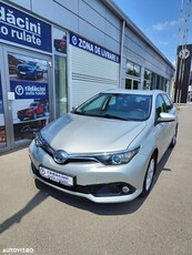 Toyota Auris 1.8 L VVT-i HSD Luna