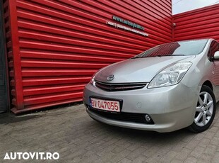 Toyota Prius ver--hybrid-