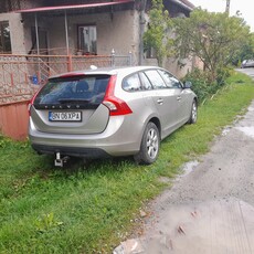 Vind VOLVO V60 an de fabricație 2013