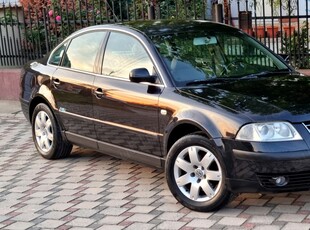 Volkswagen Passat 1.6 Hing-line