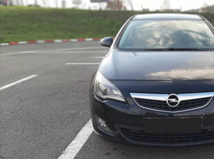 Opel Astra J masina