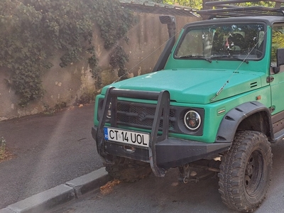 Suzuki samurai offroad