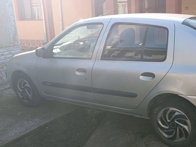 Vand Renault Clio, unic proprietar, motor 1.4 benzina,185000 km