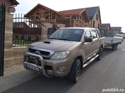 Vând Toyota Hilux !!!