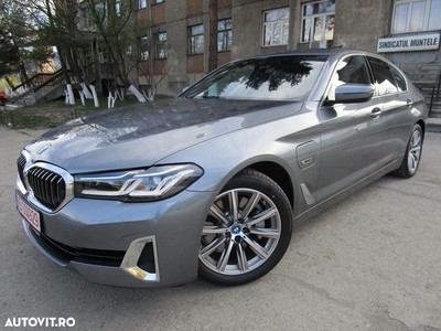 BMW Seria 5 530e iPerformance Aut. Luxury Line