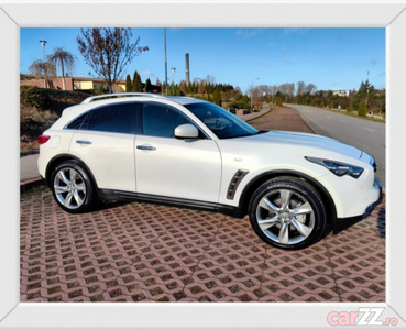 Infiniti Fx 30d-S Premium - Performanță și eleganță