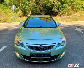 Opel Astra J 2012