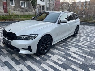 BMW Seria 3 320i AT